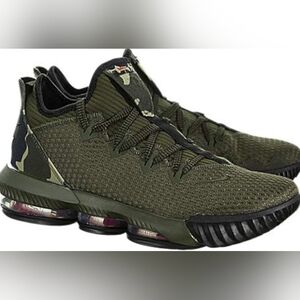 Nike Air LeBron Camo Green Basketball Sneakers Size 11 MSRP Used Exc MSRP $238